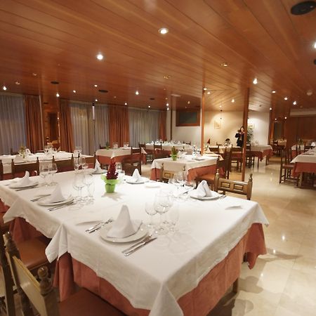 Hotel Folch Sant Julia de Loria Bagian luar foto