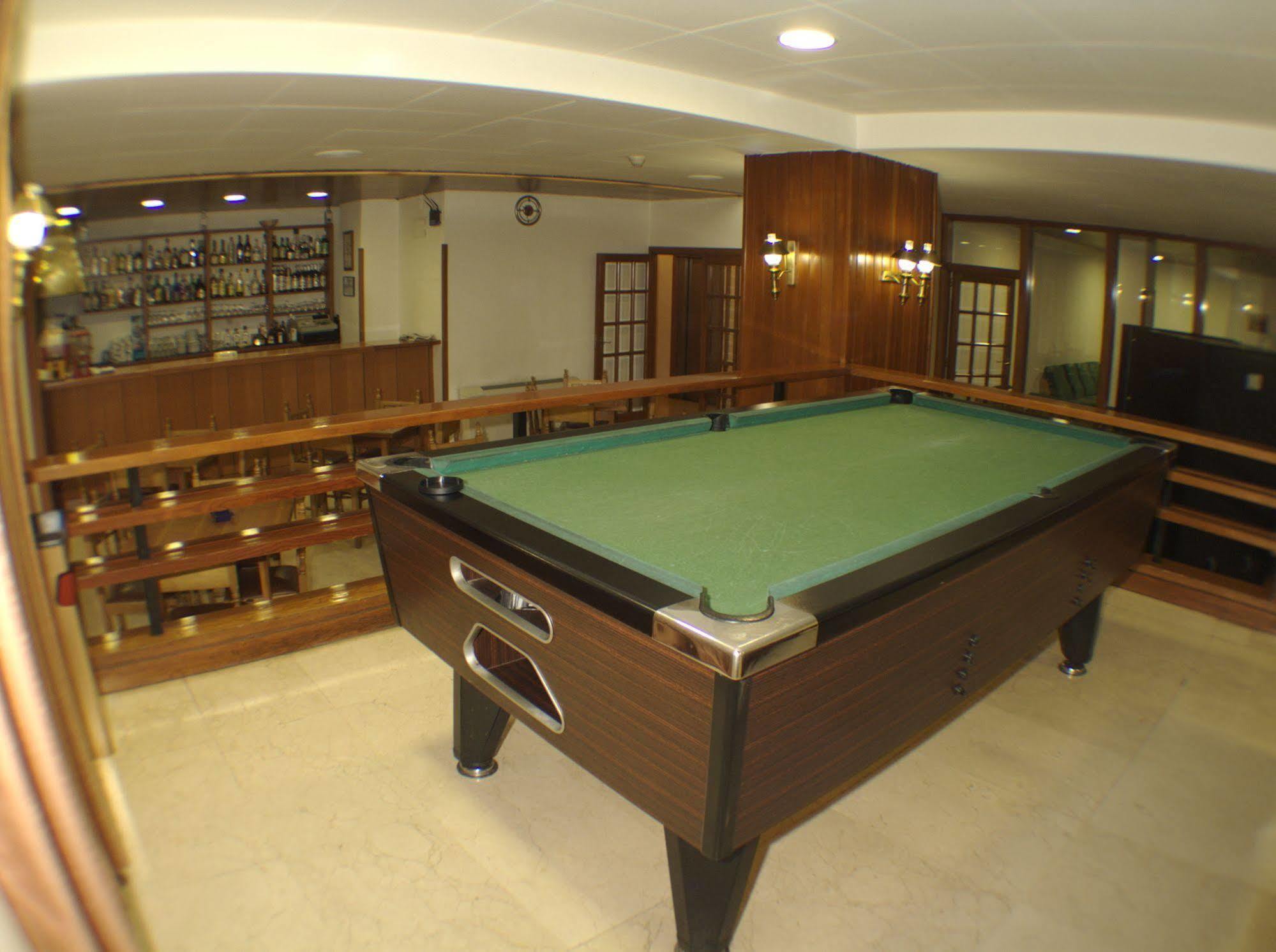 Hotel Folch Sant Julia de Loria Bagian luar foto