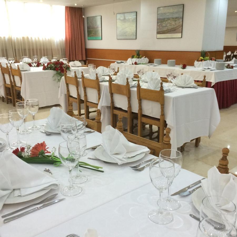 Hotel Folch Sant Julia de Loria Bagian luar foto