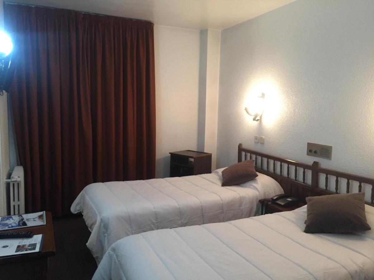Hotel Folch Sant Julia de Loria Bagian luar foto